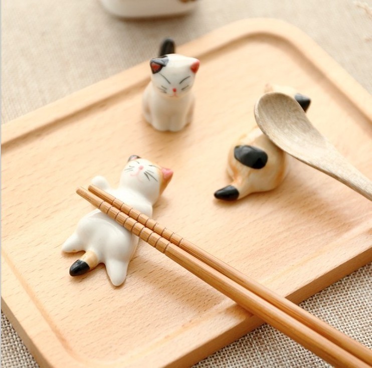 Super Cute Ceramic Cat Shape Home Decoration, Chopsticks Rest inner Spoon Stand Knife Fork Holder,Cartoon Lucky Cat Decoration