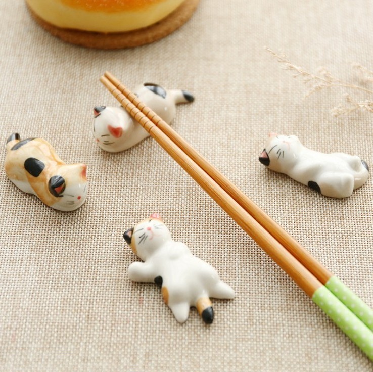 Super Cute Ceramic Cat Shape Home Decoration, Chopsticks Rest inner Spoon Stand Knife Fork Holder,Cartoon Lucky Cat Decoration