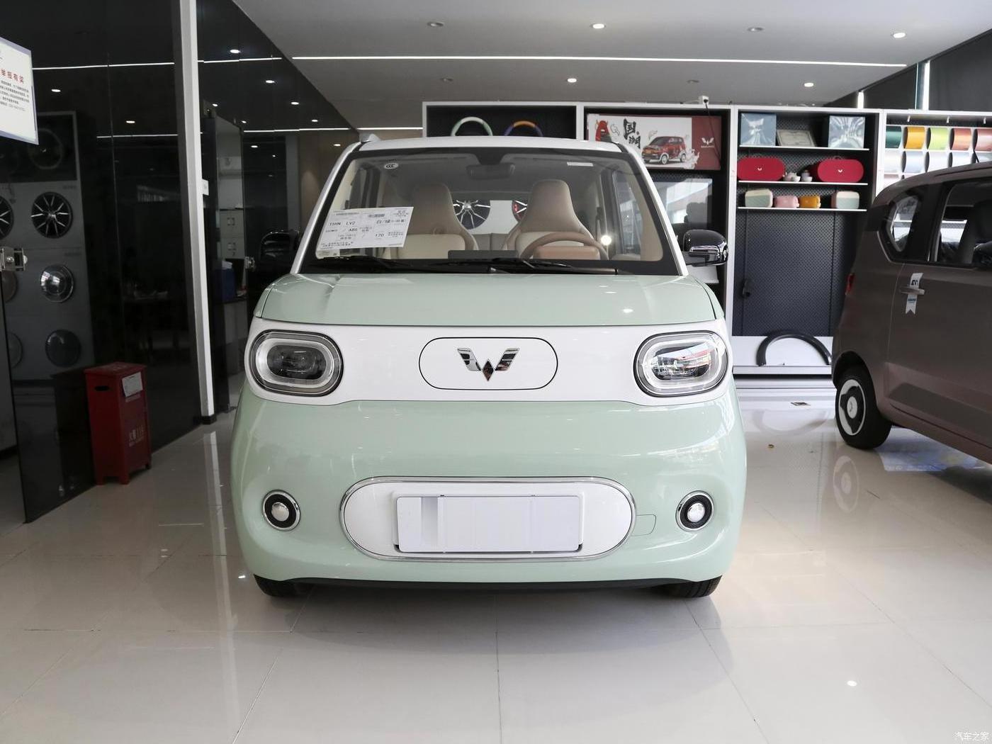 Wuling 2024 MINIEV Macaron 170KM 215KM Pure Electric Car MINI EV Cheap Car