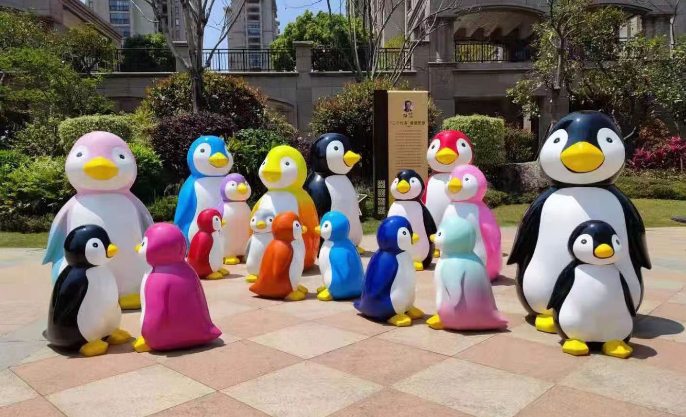 Custom Size Fiberglass Outdoor Garden Sea Animal Cartoon Sculpture Resin Penguin Statue