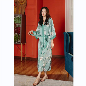 Light luxury European style Wholesale Satin Kimono Robe Femme Long Bath Robe Women's Satin Silk Sleepwear Bridesmaid Robe