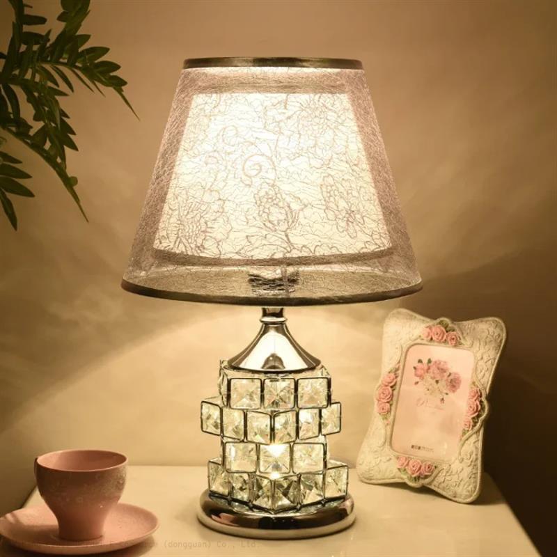 Modern decorative eye protection lamp simple modern warm romantic light luxury crystal bedside reading lamp