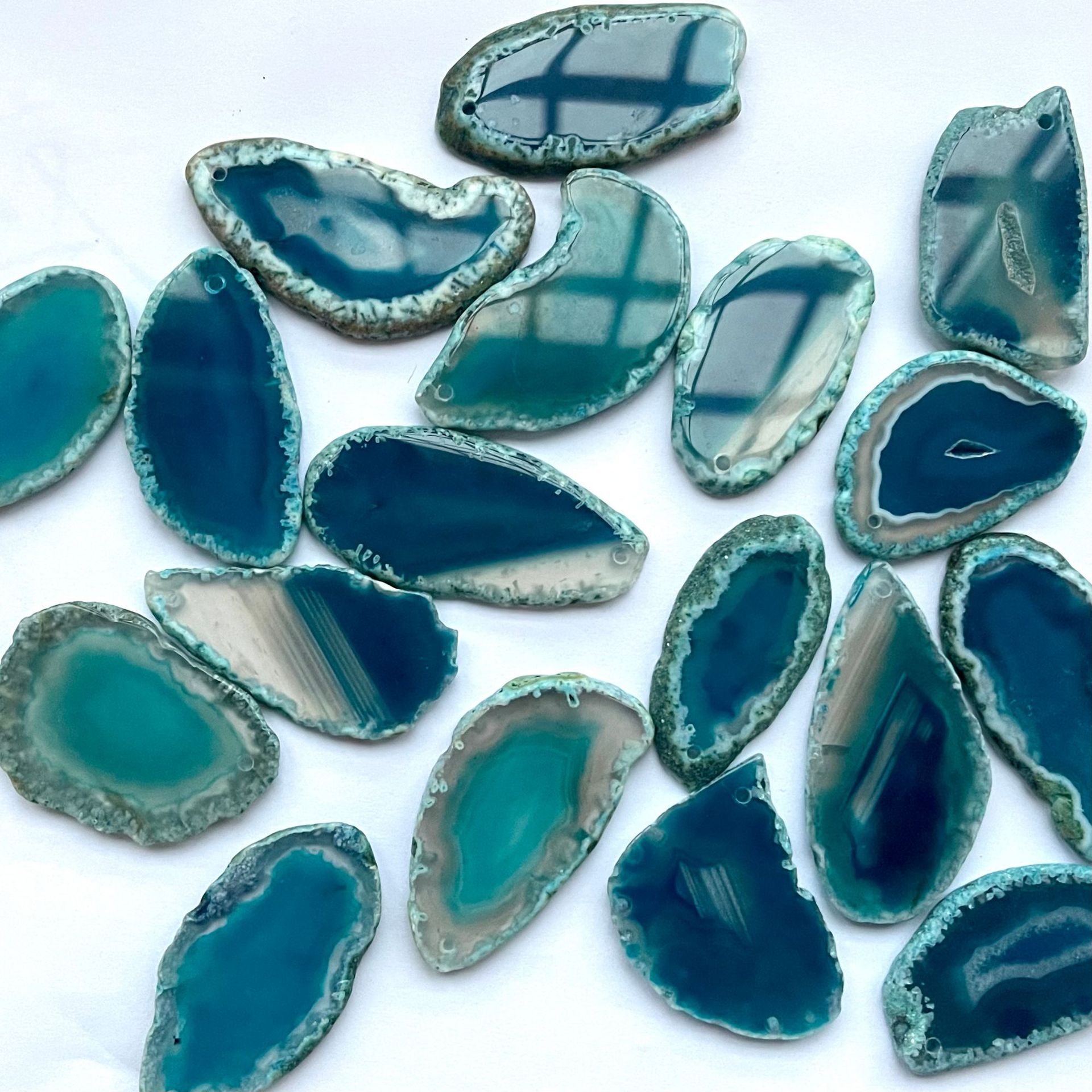 Factory directly selling  cheapest agate slice Natural gemstone agate Colorful crystal slice for accessories