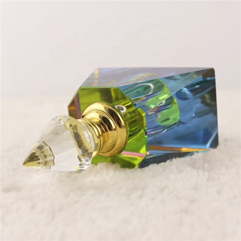 Unique style k9 crystal pyramid shaped perfume bottle/newest design crystal perfume bottle with high quality for home decoration