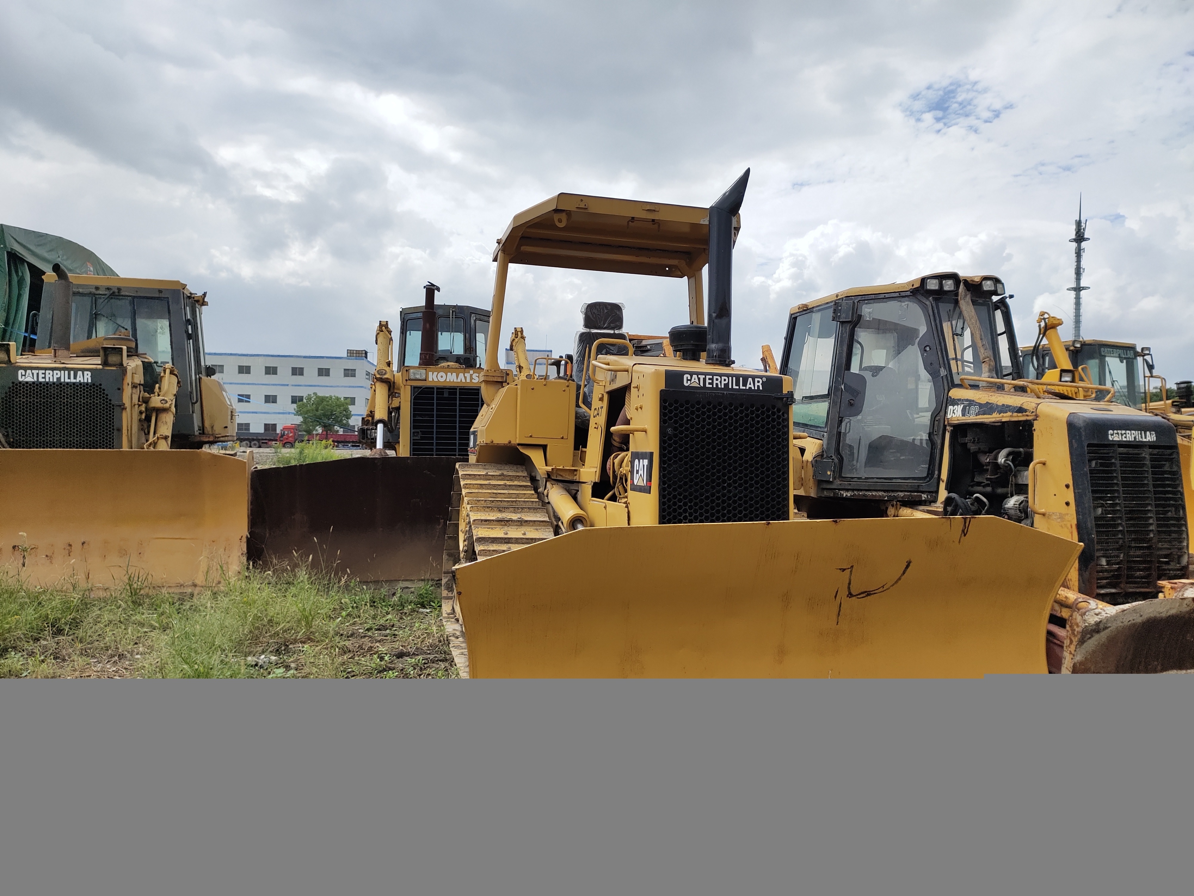 Second hand cat bulldozer d4h, cat machinery mini dozer D4K D4M crawler tractor for sale