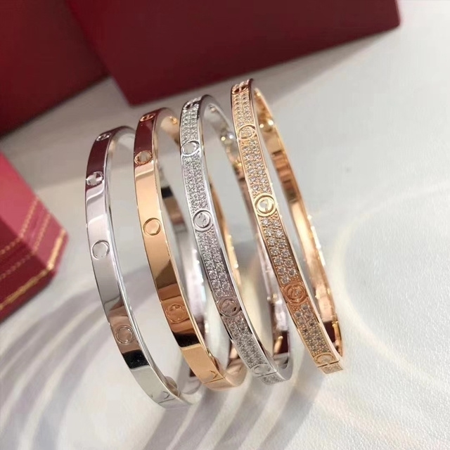 Factory wholesale luxury Brand Jewelry for Women Stainless Steel Charm Diamond Engraved Screw Bracelet Carterd LOVE Bangle