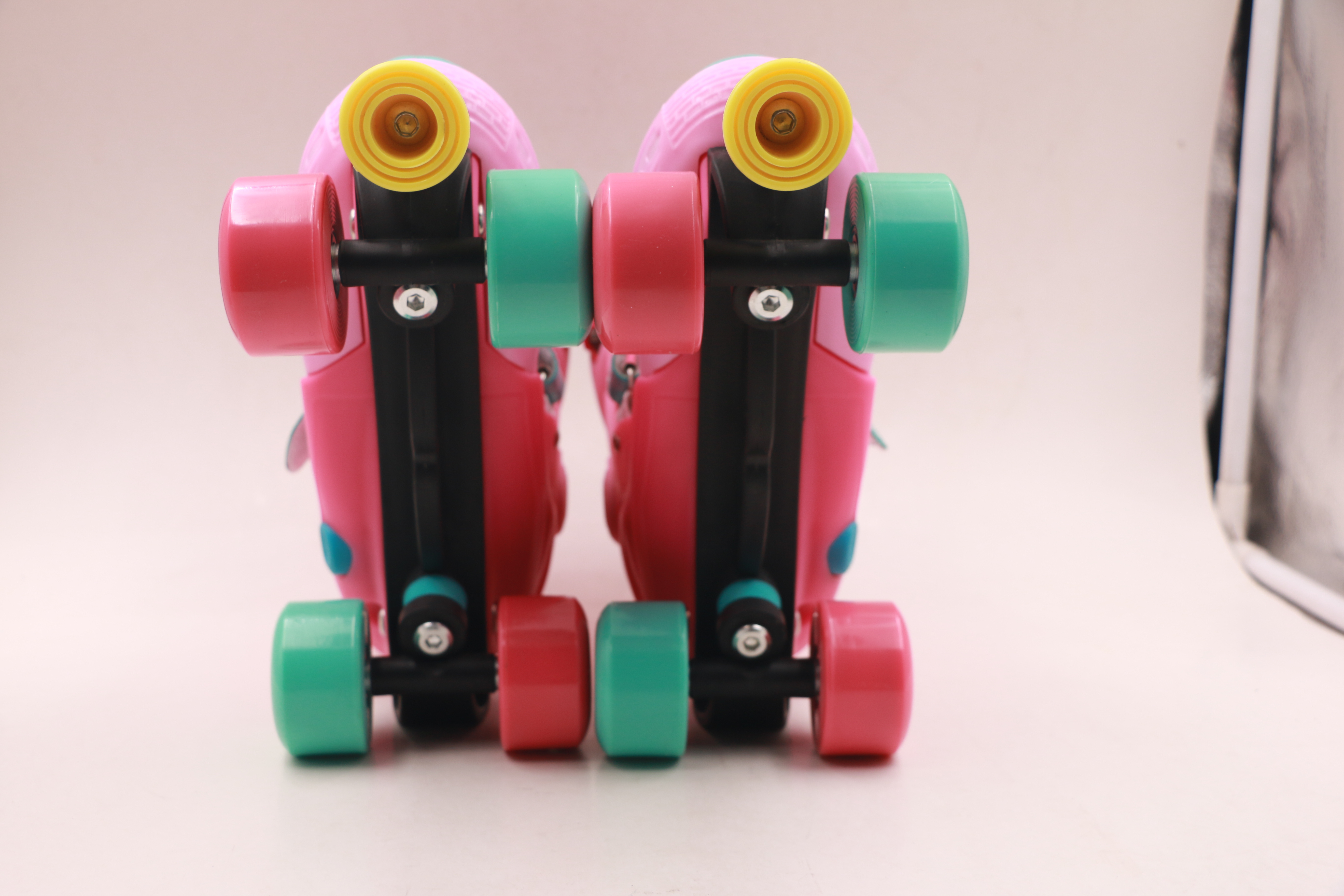 New product unique wholesale men boys girls roller women skates shoes