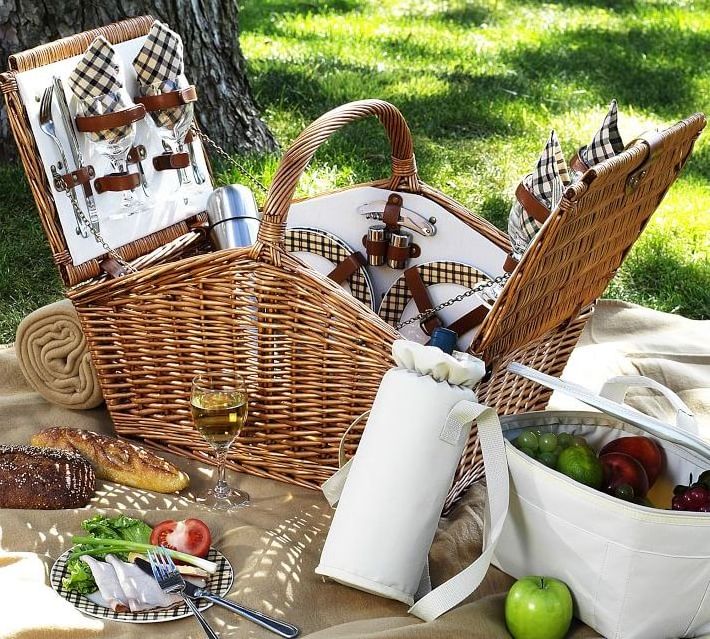 Manufacturers wholesale cheap picnic wicker basket rattan collapsible picnic basket set with lid handle