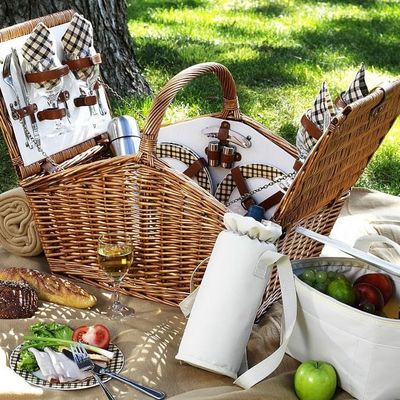 Manufacturers wholesale cheap picnic wicker basket rattan collapsible picnic basket set with lid handle