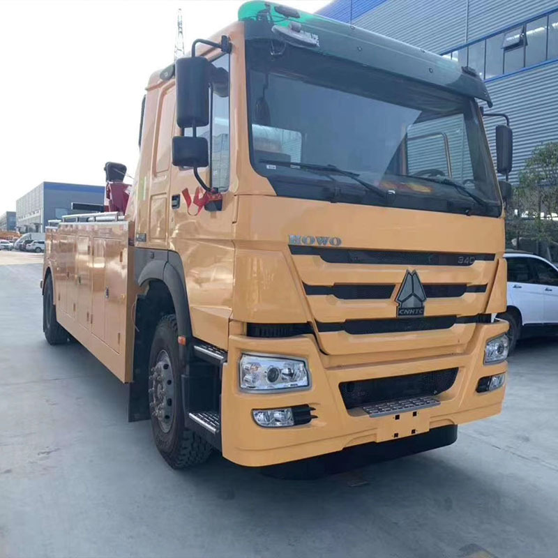 SINOTRUK HOWO 4x2 Emergency Rescue Wrecker Truck Road Block Removal Truck Towing Wrecker For Sale