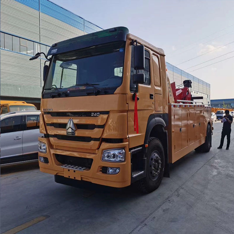 SINOTRUK HOWO 4x2 Emergency Rescue Wrecker Truck Road Block Removal Truck Towing Wrecker For Sale