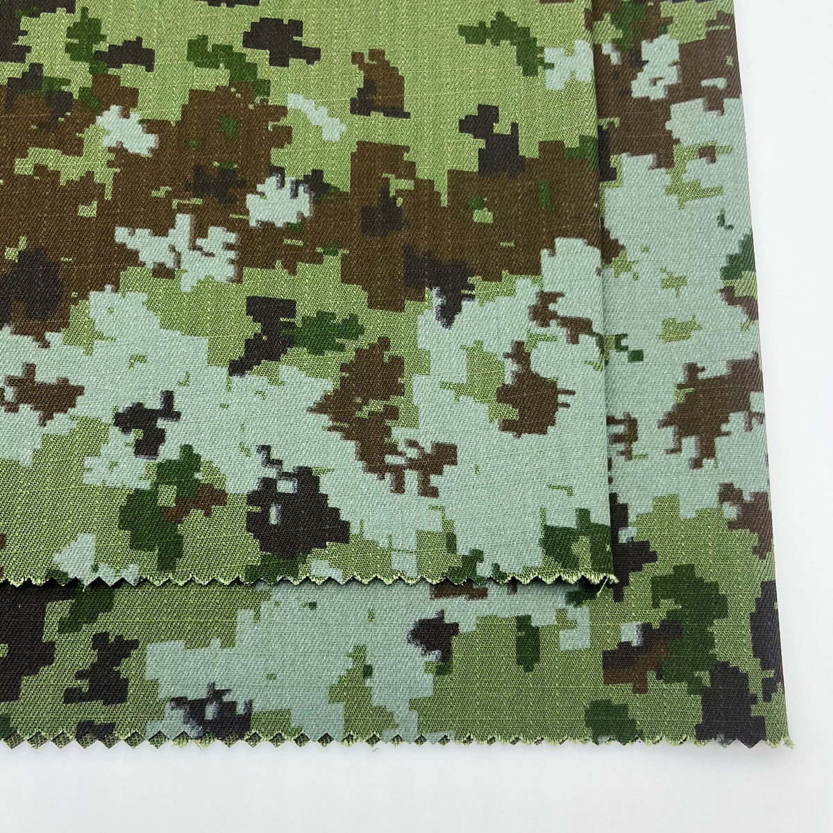 Yilong Fabric Factory Direct Sale Polyester Cotton CVC Ripstop Green Based Woodland Camouflage Fabric For Milispec Uniform Tents