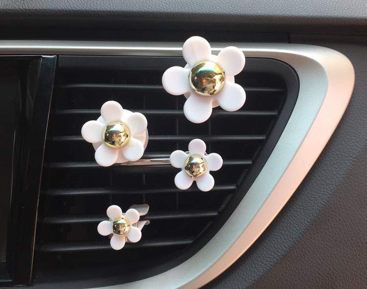 4pcs Floret Car Air Freshener Perfume Clip Cute Small Flowers Pink Car Accessories Interior Woman Aromatherapy Air Vent Clip