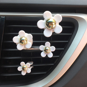 4pcs Floret Car Air Freshener Perfume Clip Cute Small Flowers Pink Car Accessories Interior Woman Aromatherapy Air Vent Clip