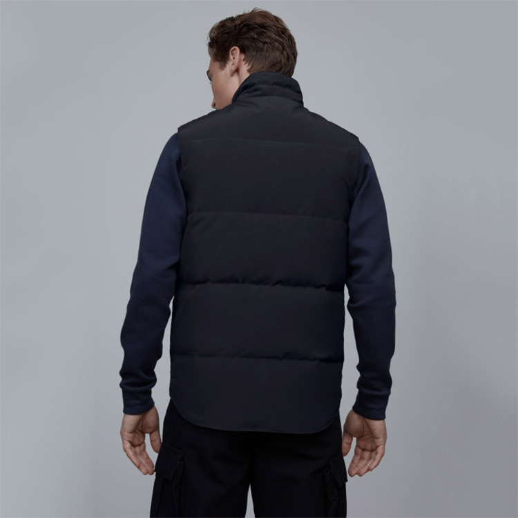 Custom LOGO Zipper winter jacket black quilted Men's Outdoor Waterproof Cargo Down Puffer Vest with Multi Pockets