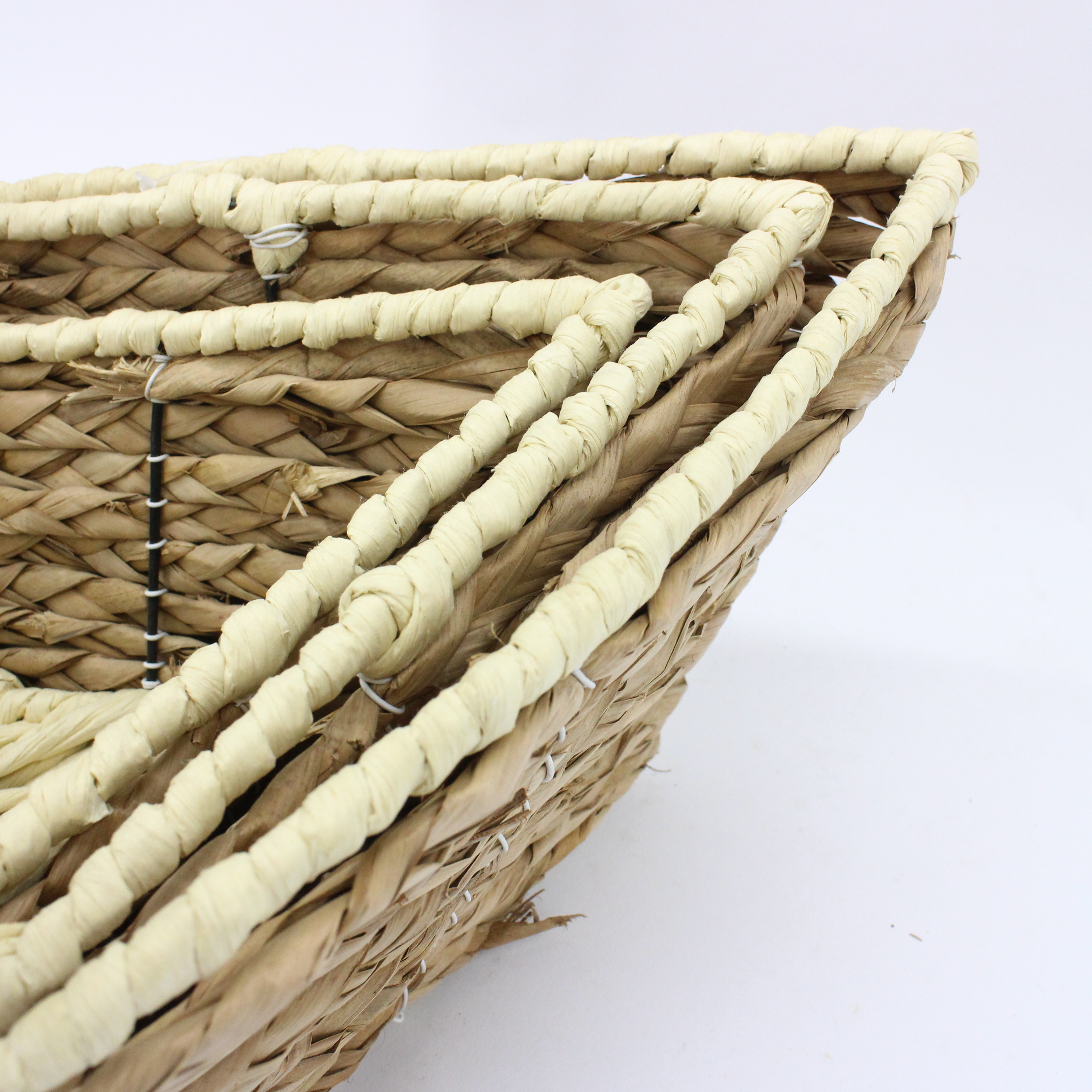 Primary color beige boat-shaped water hyacinth water grass paper rope hand-mixed flower basket storage basket