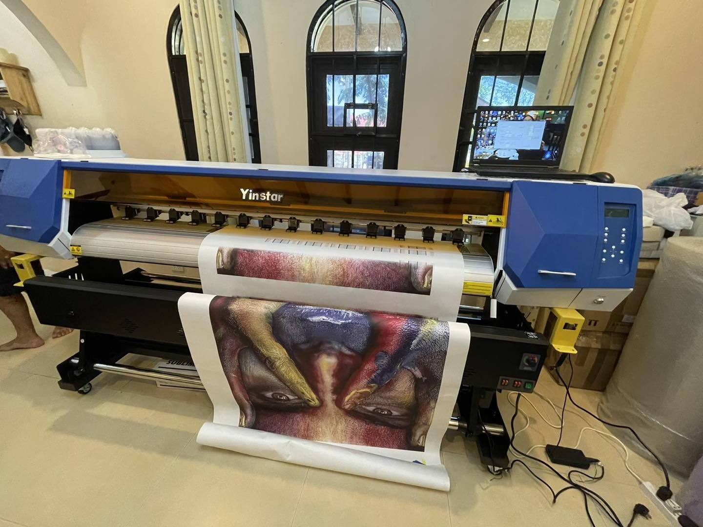 Yinstar Wide Format Printer Ubiversal Eco Solvent Printer Machine 1.8m Inkjet Printer For Car Sticker