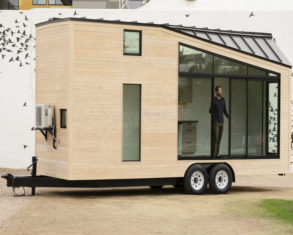 China mobile shipping container homes wooden movable prefabricated green modular wheels tiny trailer house