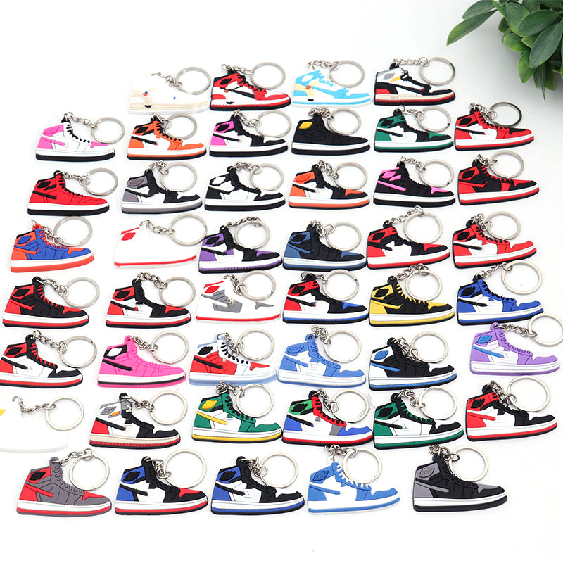 Manufacturer wholesale full custom 3d pvc rubber promotional keychains 2d sneaker heads shoe keychain carabiners