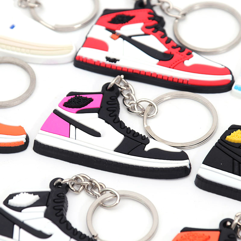 Manufacturer wholesale full custom 3d pvc rubber promotional keychains 2d sneaker heads shoe keychain carabiners