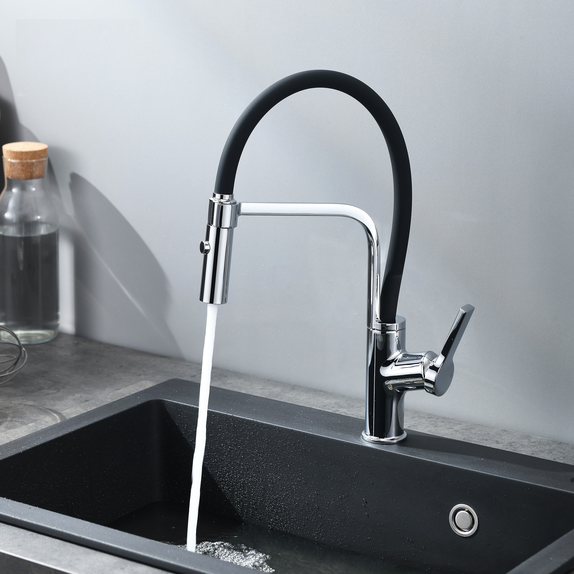 Kitchen Faucets Commercial Solid Brass Single Handle Single Lever Pull Down Sprayer Flexible Kitchen Sink Faucet, Matte Black