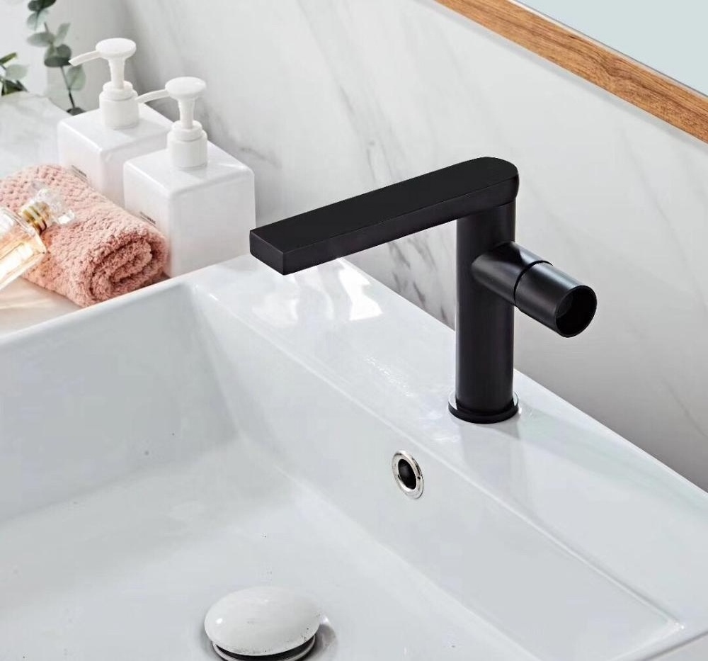 YLB5803 Deck mounted hot and cold water mixer, zinc alloy single handle sink tap, luxurious wash hand basin faucet