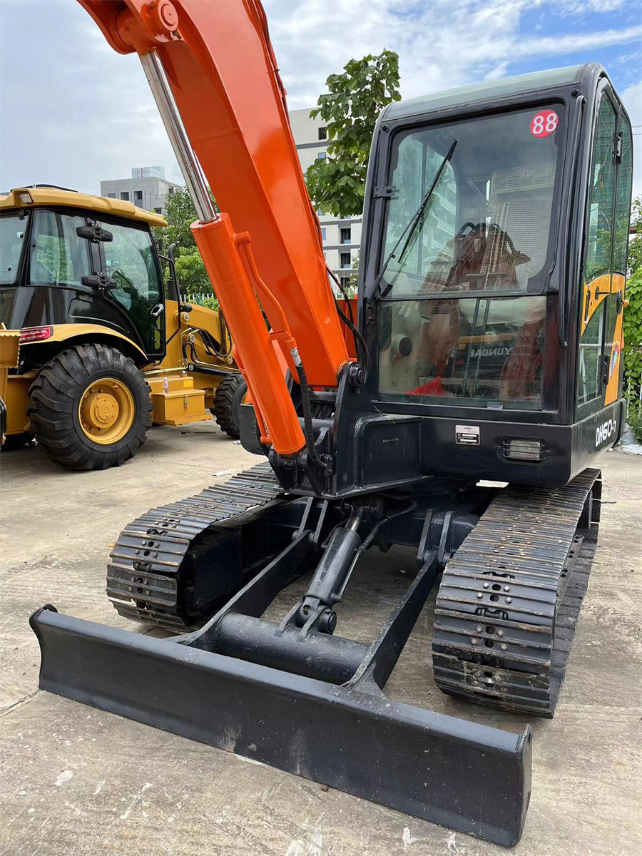 Used Doosan DH60-7 Excavator DX60 Hydraulic Mini Crawler Excavator High Quality Cheap Small Construction Machine Cheap for Sale