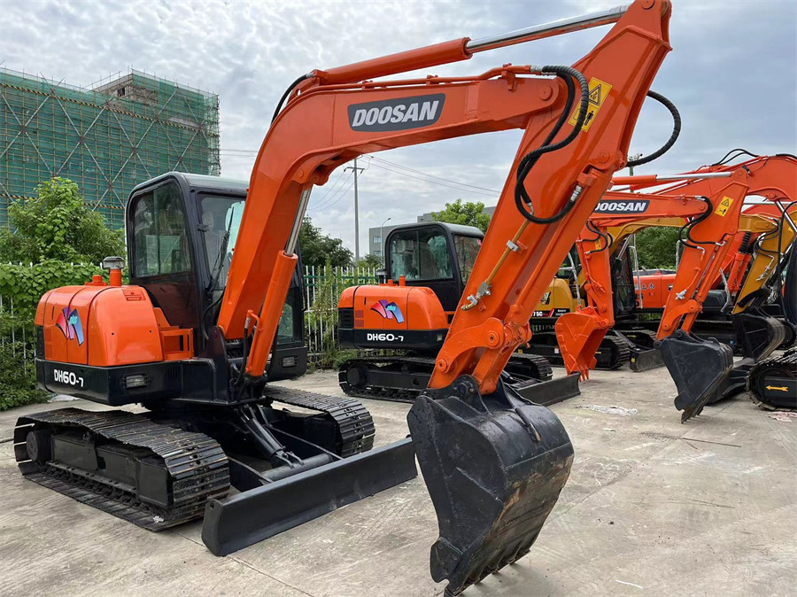 Used Doosan DH60-7 Excavator DX60 Hydraulic Mini Crawler Excavator High Quality Cheap Small Construction Machine Cheap for Sale