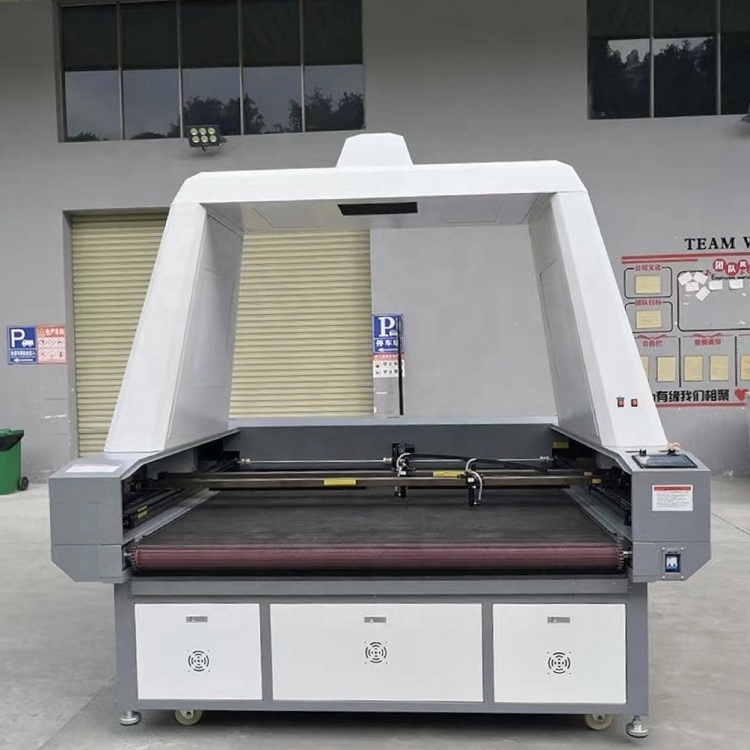 Auto Feeding Fabric Cloth Textile Co2 Laser Cutting Machine 1800x1400mm with Large CCD Camera Double head 2 Asynchronous Axis