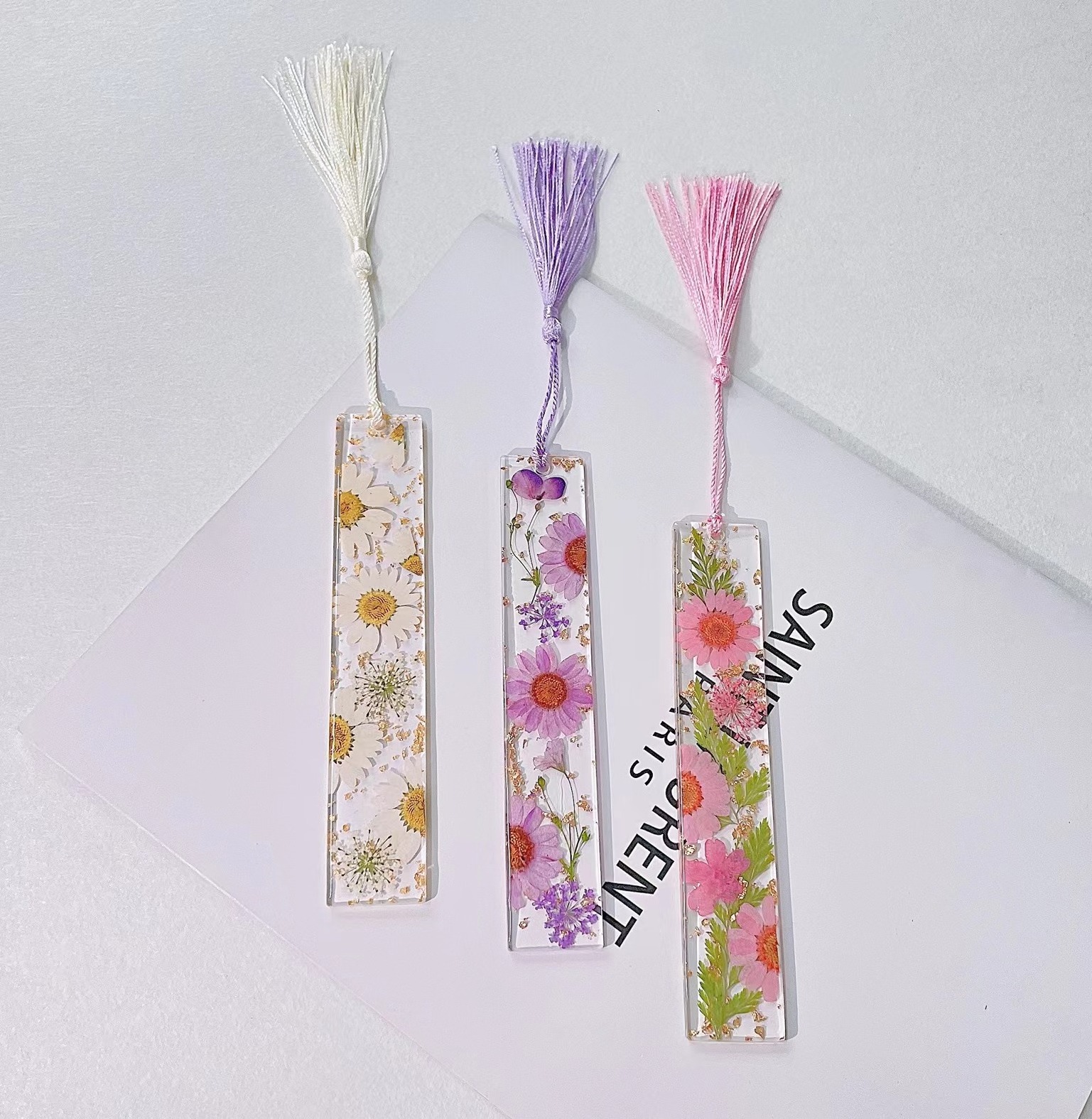 Custom New Dried Flower Resin Bookmark Gift for School Kids Resin Floral Glitter Promotional Bookmarks for Paper Book DIY Gifts