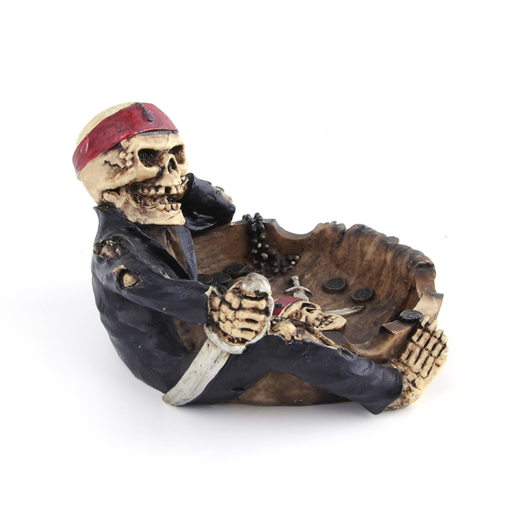 Hot Sales Smoking Cigar Pirate Resin colorful ashtray Cigar Tobacco Cool Man Skeleton Ashtray