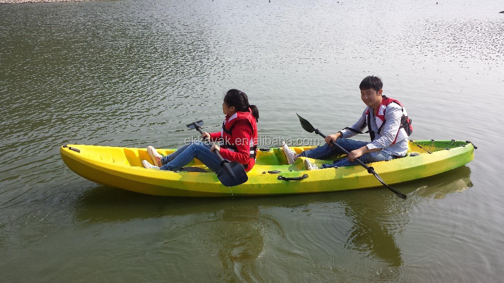 small and cheap plastic fishing kayak boat for family rowing