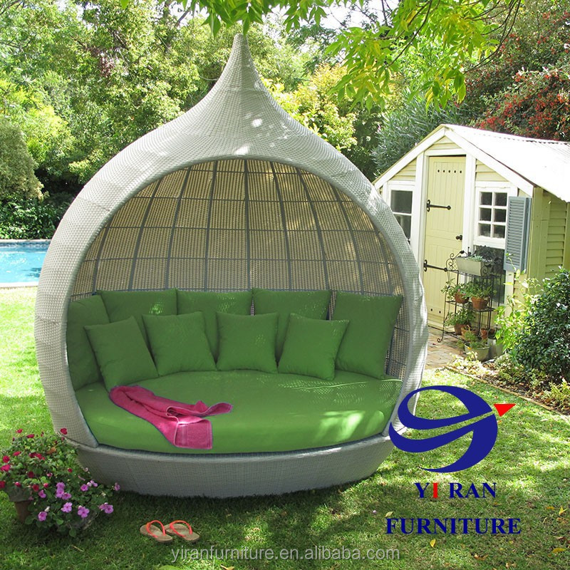 Rattan round outdoor lounge bed with canopy