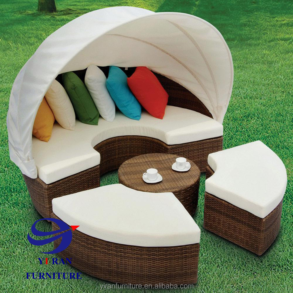 Outdoor Patio Canopy Cushioned Daybed Round Retractable Sofa Bed Modern Rattan