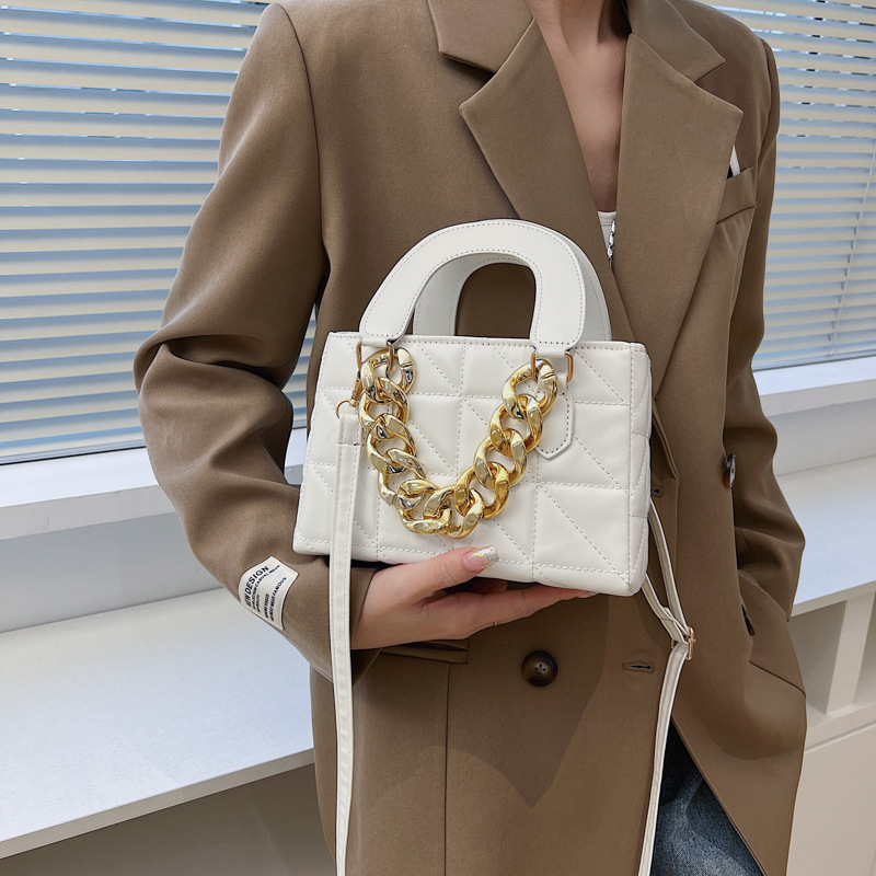 Factory wholesale Low MOQ luxury design chain women Messenger Bags 2019 ladies handbags fasion cheap  women bag