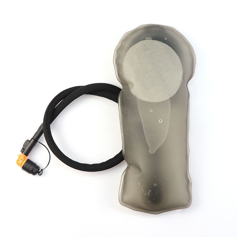 Wholesale Price Eco Friendly 1L 2L 3L BPA Free Climbing and Camping Drinking TPU Water Bladder