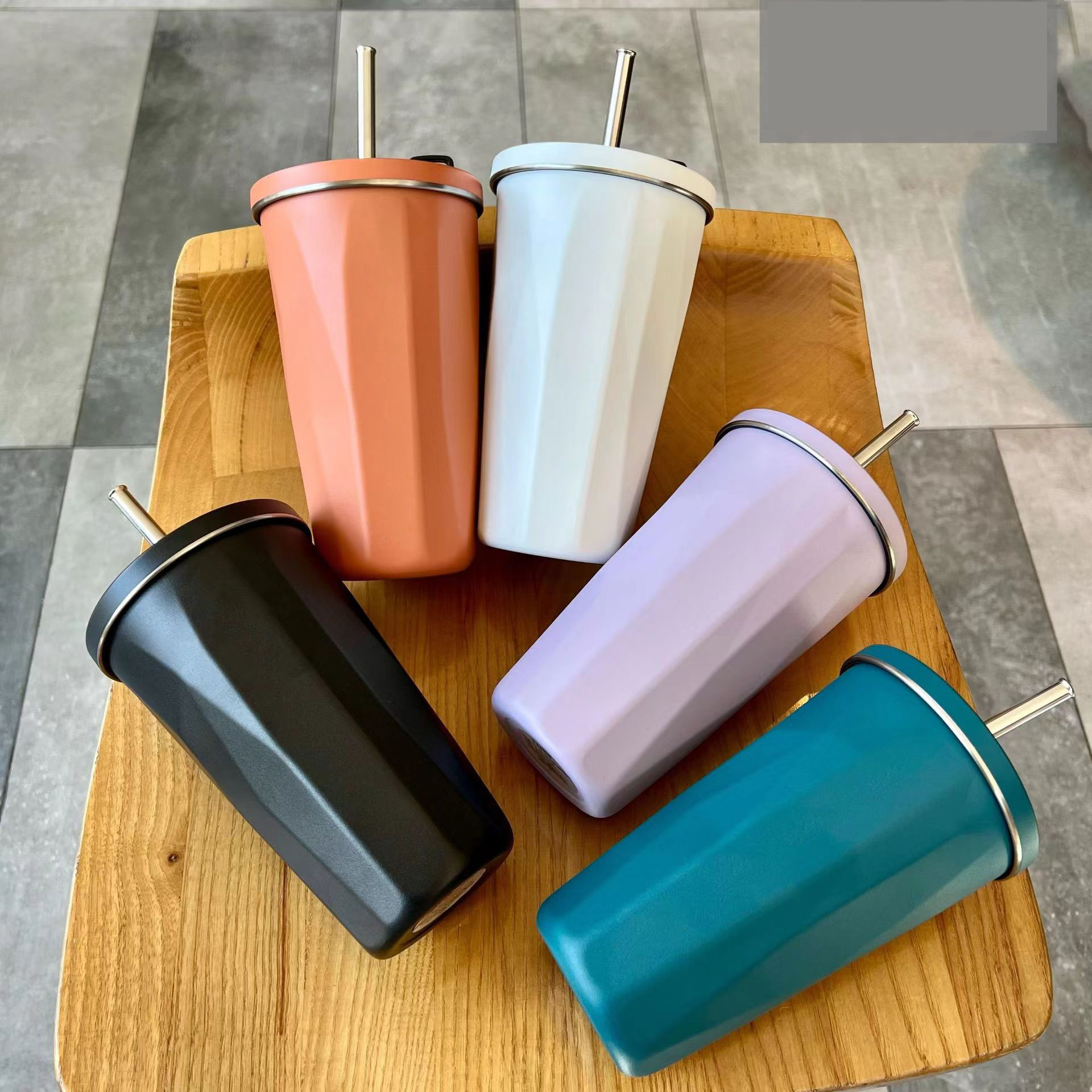 Diamond-shaped Coffee Tumbler with Straw Thermal Insulated Water Bottle for Car Stainless Steel Vacuum Coffee Mug