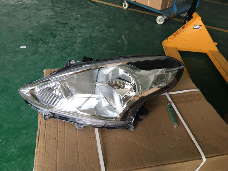 Car Spare Parts head light head lamp for sunny versa 2014 2015 2016 2017 2018 2019