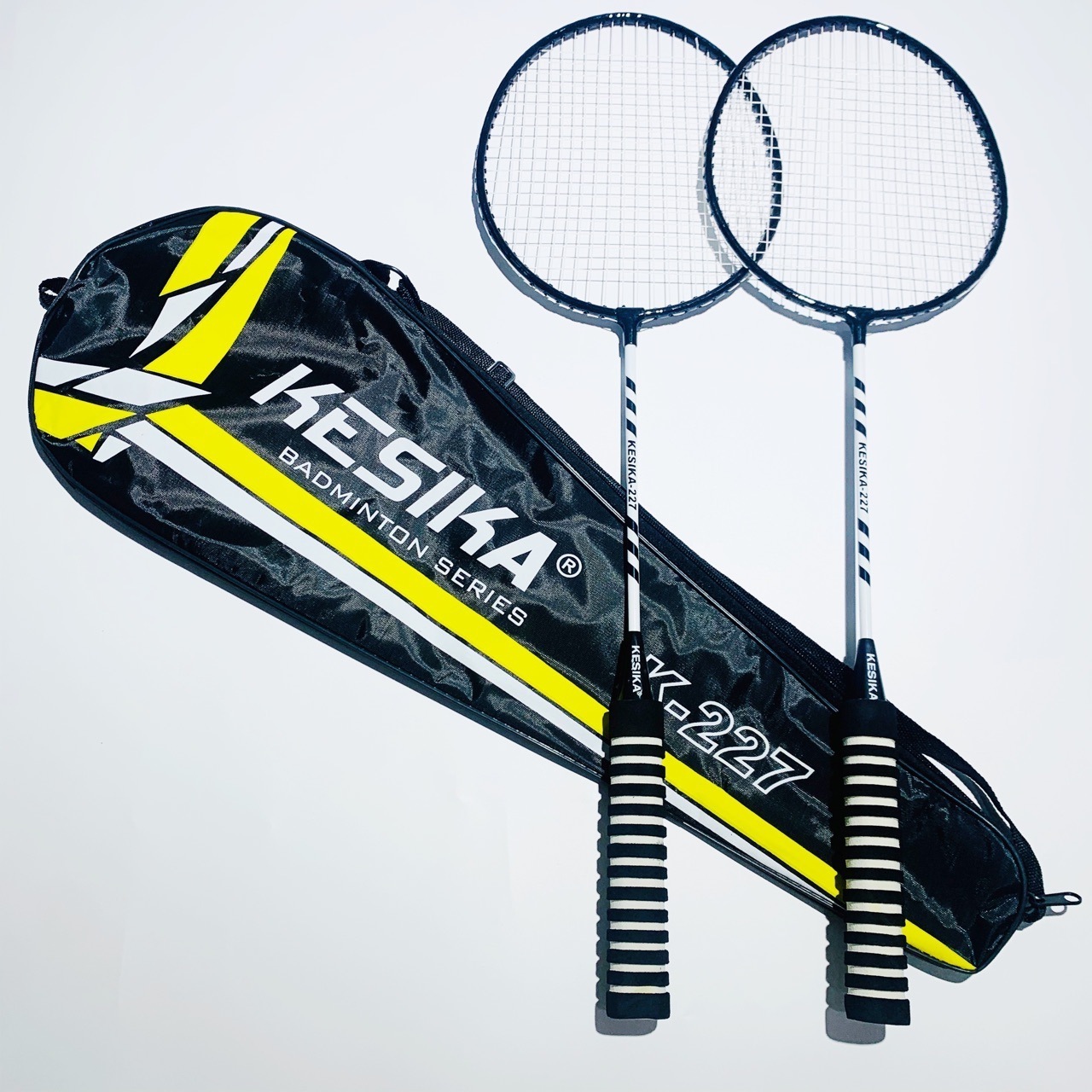 Hot Sale High Quality Nylon string and full steel Badminton Custom Design Racket