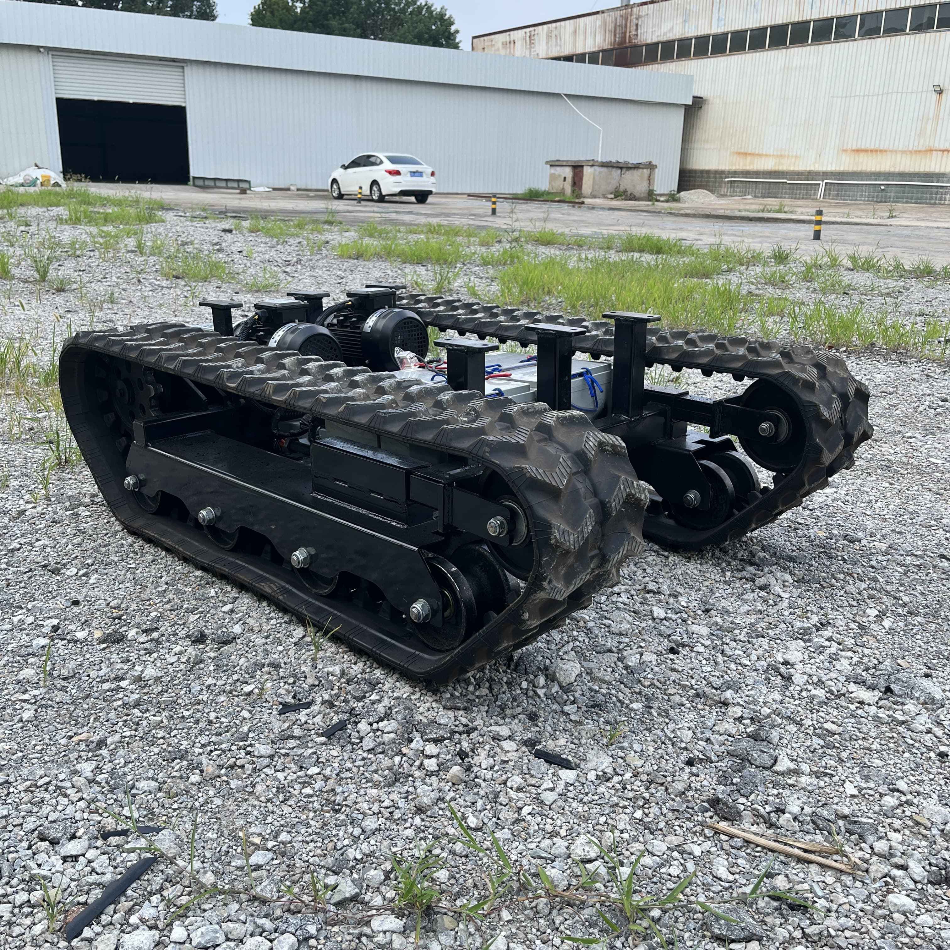 Remote Control Smart Robot Tank Chassis Electric Crawler Metal Track Tank Chassis 4 Wheel With Controller