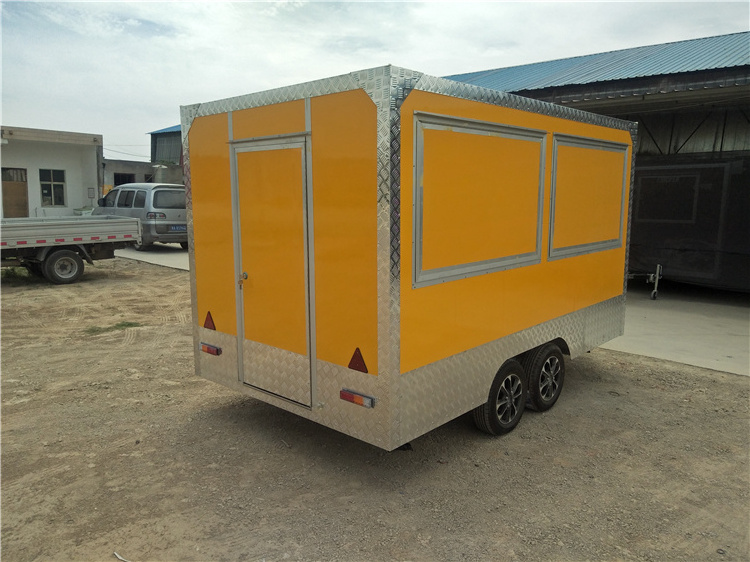 Europe vendors Use Mobile food truck refrigerator unit Fast snack food trucks With Sanck Machine