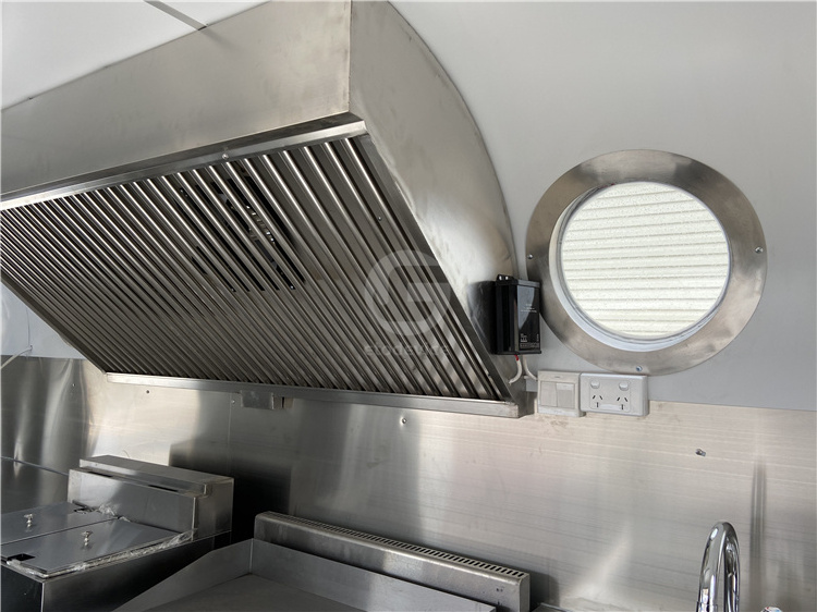 Factory Supply Airstream Bus Food Truck Mobile Crepe Trailer/Street Food Vending Truck/Customized Food Truck Equipment