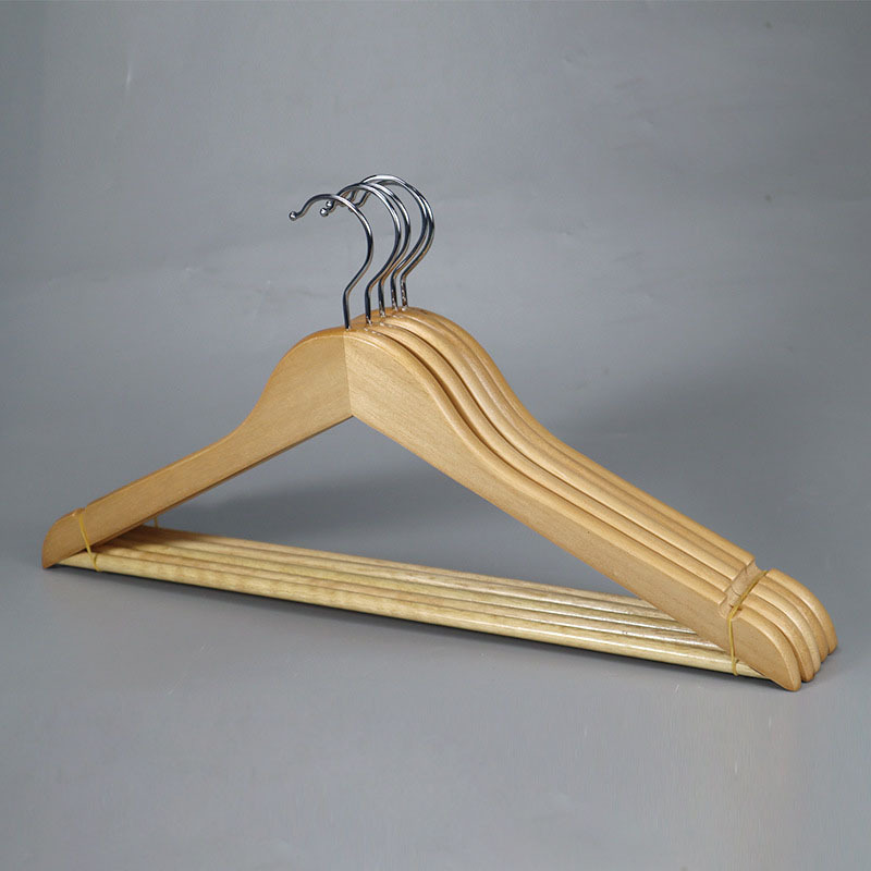 Assessed Supplier Popular Non Slip Cut Notched Closet Suit Cheap Wooden Hanger for Cloth