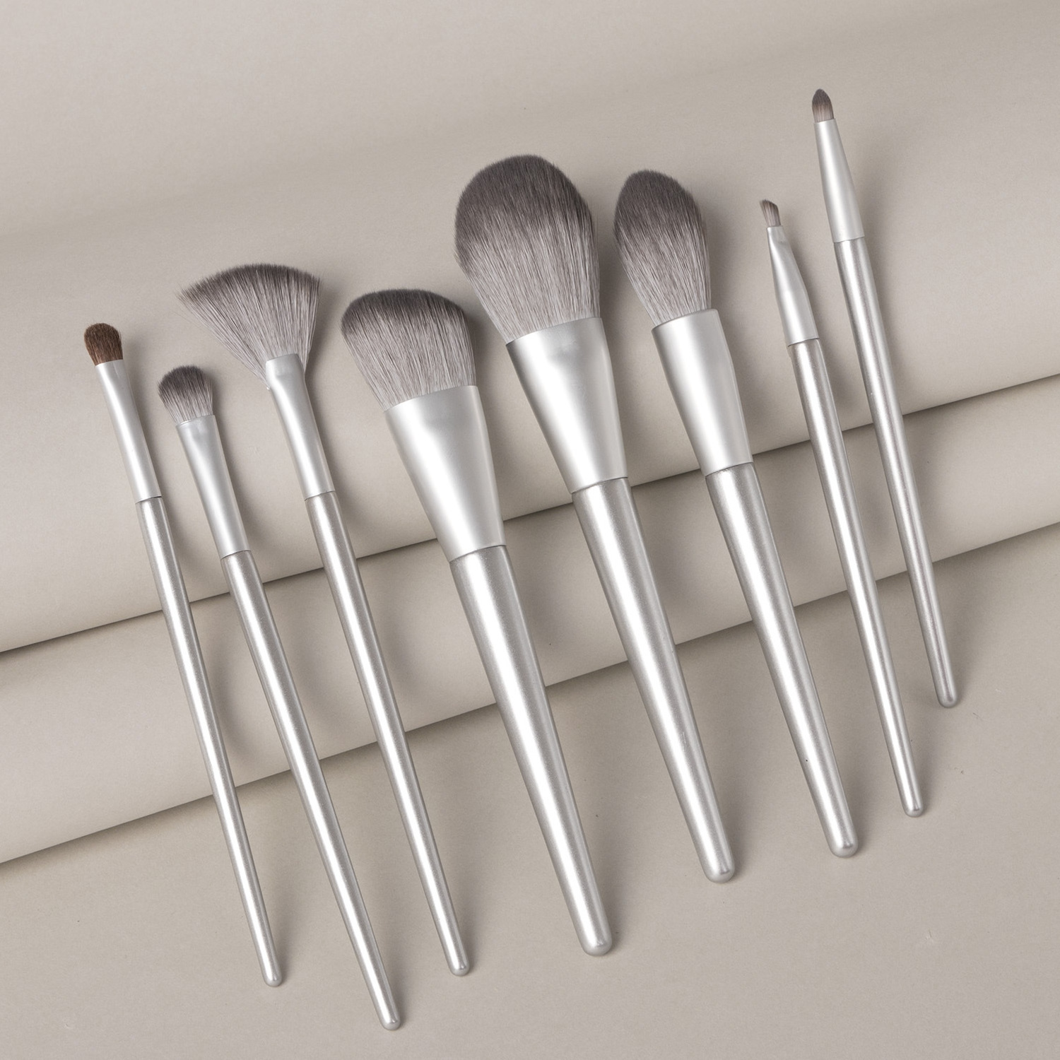 8Pcs Silver Color Wood Handle  Makeup Brush Set Foundation Powder Eyeshadow  Cosmetic Make up Brushes Kit