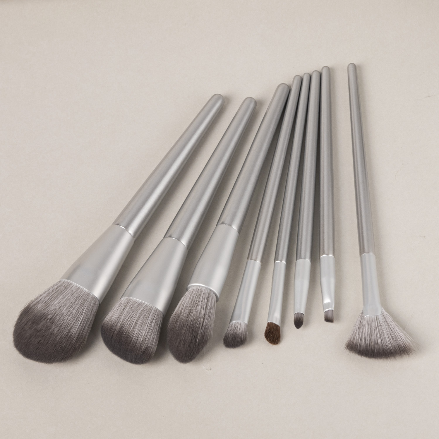 8Pcs Silver Color Wood Handle  Makeup Brush Set Foundation Powder Eyeshadow  Cosmetic Make up Brushes Kit