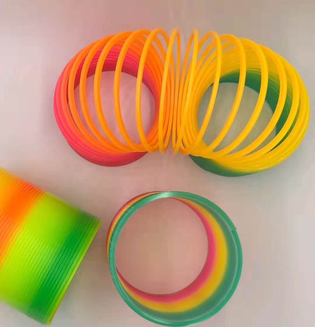 Whole Sale Magic Rainbow Spring for Kids Gifts Early Educational Toys Colorful Rainbow Circle Christmas