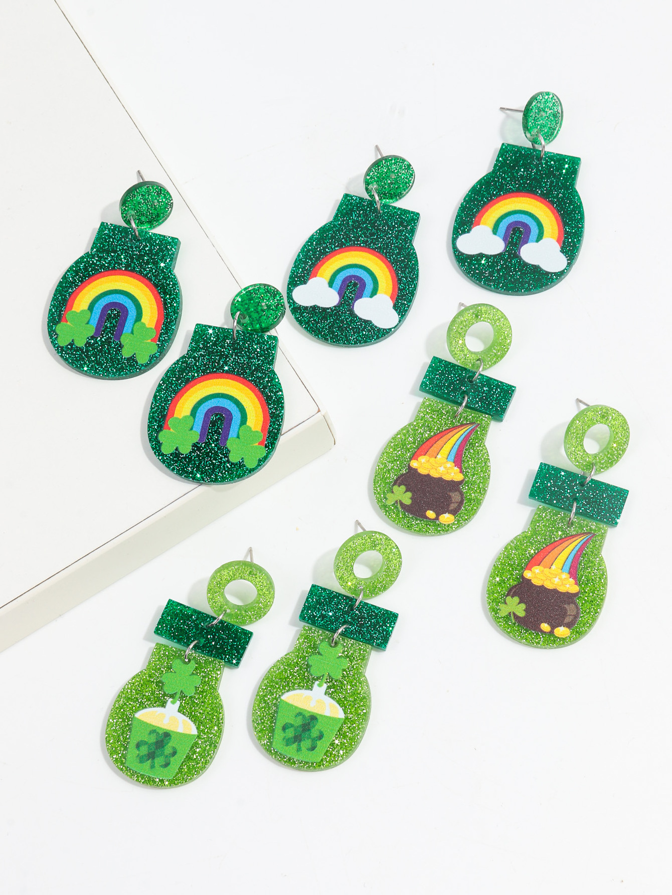 New green hat Holiday jewelry Glitter Cloud pipe Rainbow light bulb Fun four-leaf clover acrylic earrings for St. Patrick's Day