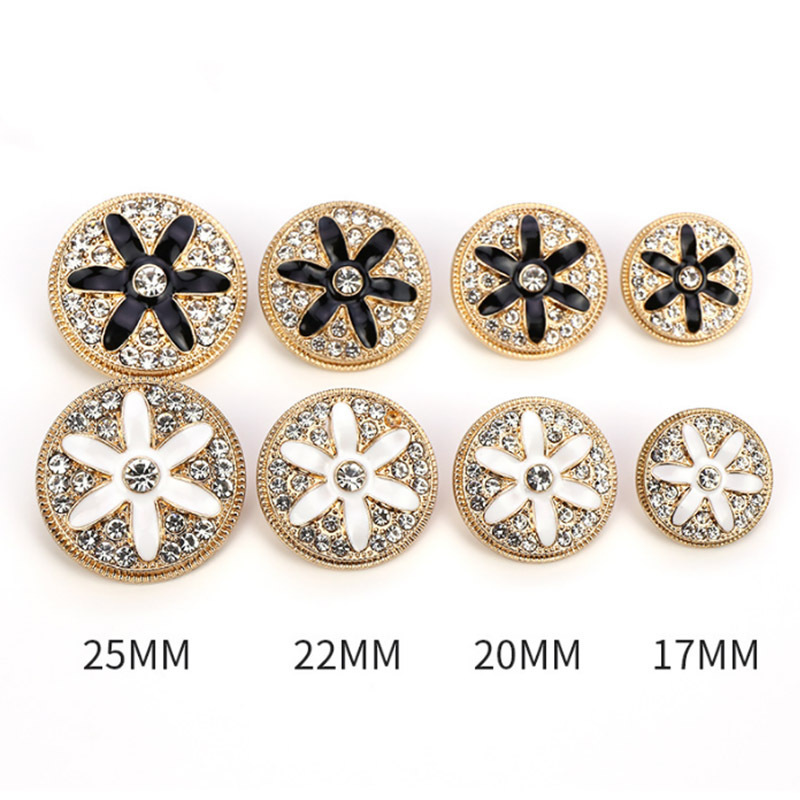 Custom luxurious Flower cutout metal Round Button for Garment Retro Vintage Alloy Coat Pearl Suit Jacket Rhinestone Buttons