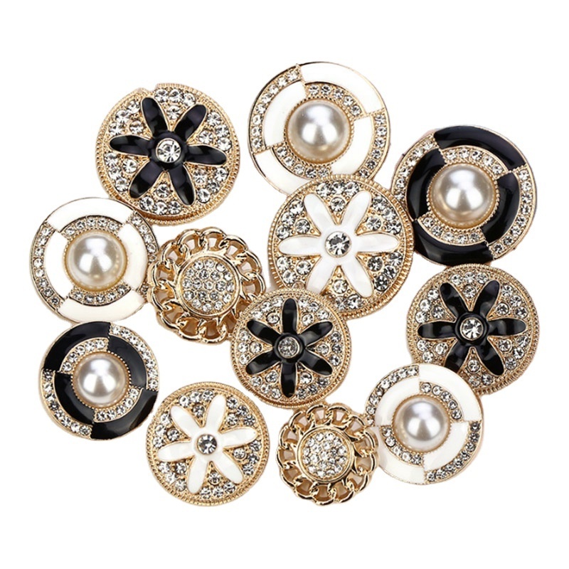 Custom luxurious Flower cutout metal Round Button for Garment Retro Vintage Alloy Coat Pearl Suit Jacket Rhinestone Buttons