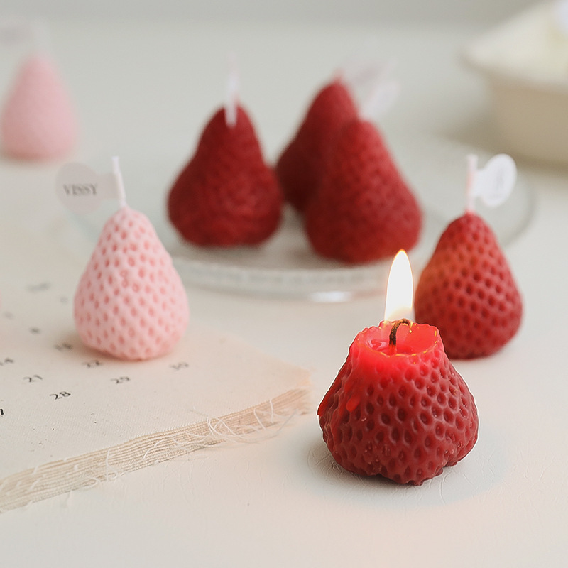 Hot sale Cute Strawberry Soy Wax Scented Candles Party Decoration Candle